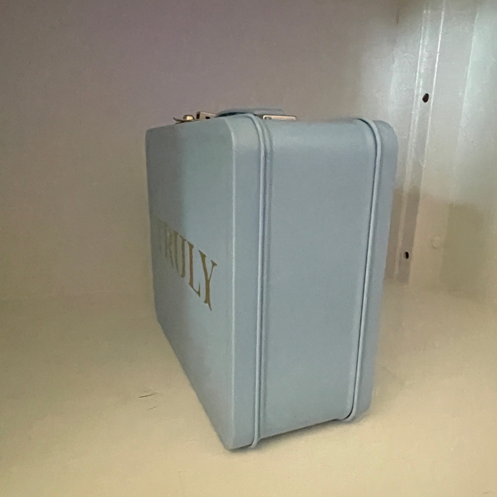 Truly | Tin Box | Lunch Box - Picture 4 of 7